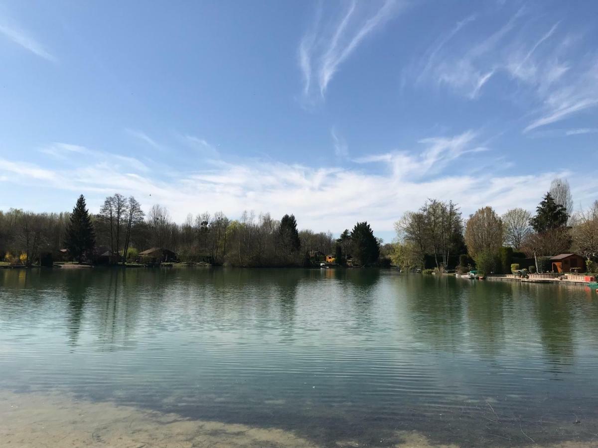 Le Chalet Du Lac - Domaine De La Goujonne Saint-Sauveur-lès-Bray Kültér fotó