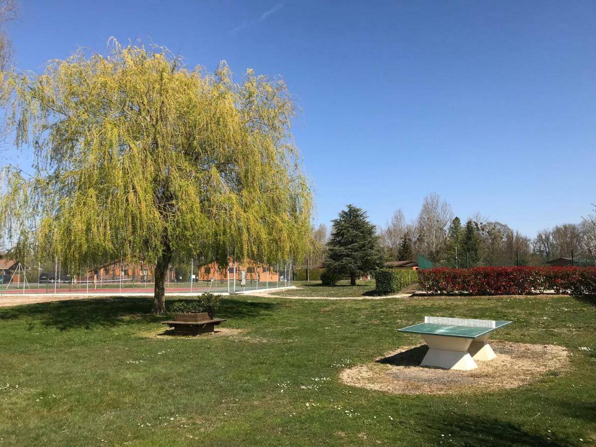 Le Chalet Du Lac - Domaine De La Goujonne Saint-Sauveur-lès-Bray Kültér fotó