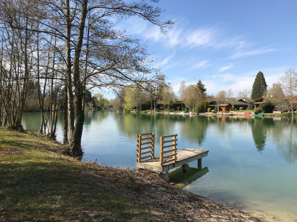 Le Chalet Du Lac - Domaine De La Goujonne Saint-Sauveur-lès-Bray Kültér fotó